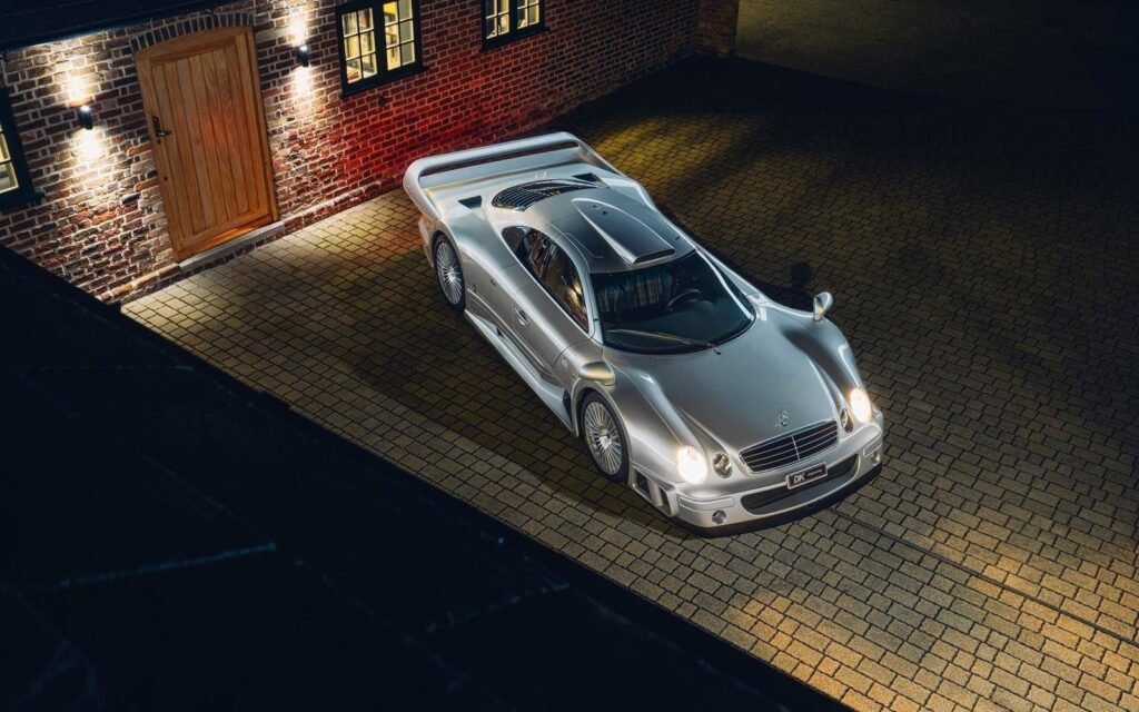 Mercedes-Benz CLK GTR 5 - Million-Dollar Investments